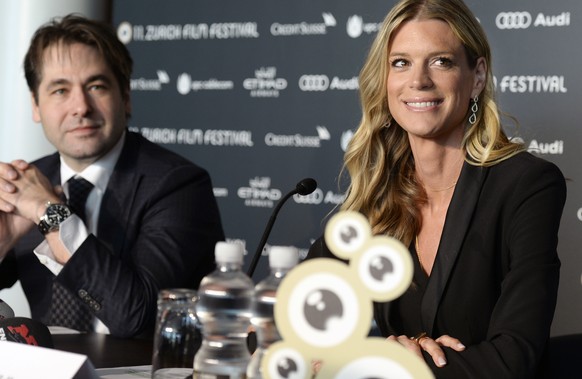 Die beiden Co-Direktoren des Zurich Film Festival, Nadja Schildknecht, rechts, und Karl Spoerri, links, orientieren an einer Medienkonferenz in Zuerich am Donnerstag, 10. September 2015, ueber das Pro ...