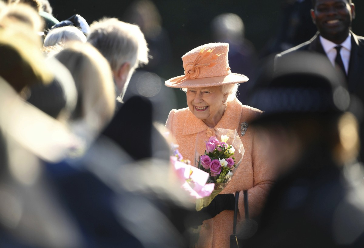 Britain's Queen Elizabeth II meets with members of the public outside the grounds of St Peter and St Paul church, in West Newton, England, after attending a Sunday service, Sunday Feb. 3, 2019. ( ...