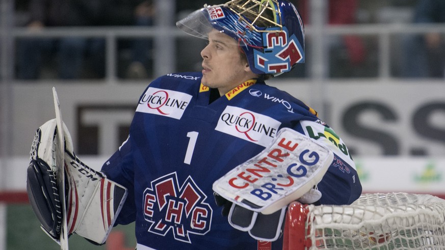 Biels Goalie Jonas Hiller ist geschlagen, waehrend dem Meisterschaftsspiel in der NLA zwischen dem EHC Biel und den SCL Tigers, am Freitag, 11. November 2016, in der Tissot Arena in Biel. (KEYSTONE/Ma ...