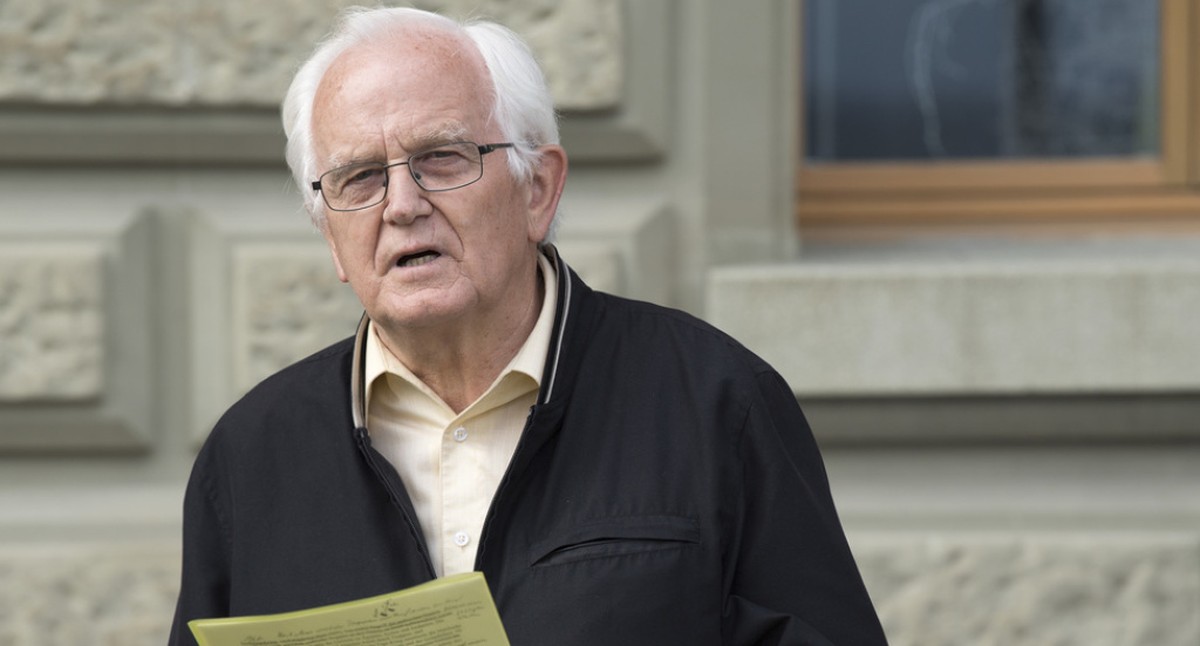 Die Ausweitung der Anti-Rassismus-Norm auf Homo- und Bisexuelle verstösst nach Meinung von EDU-Präsident Hans Moser gegen die Glaubensfreiheit. Denn dadurch könnten Priester nicht mehr "die bibli ...