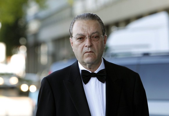 UBS CEO Oswald Gruebel trifft am Mittwoch, 10. August 2011, zur Eroeffnung des Lucerne Festival 2011 im KKL in Luzern ein. (KEYSTONE/Urs Flueeler)