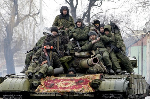 Pro-Russische Rebellen im Januar in Donezk: Separatisten haben im Frühling 2014 die Volksrepublik Donezk ausgerufen.