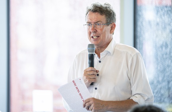 Bundesrat Albert Roesti spricht im Verkehrshaus anlaesslich einem Sommer-Gespraech mit Journalisten ueber aktuelle Themen im UVEK, am Mittwoch, 1. Juli 2026, In Luzern..(KEYSTONE/Peter Schneider)