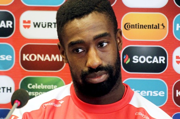 epa06179174 Swiss national soccer team defender Johan Djourou attends a press conference at Skonto stadium in Riga, Latvia, 02 September 2017. Switzerland will face Lativa in the FIFA World Cup 2018 q ...