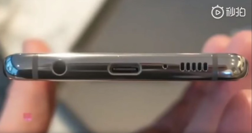 Alle drei neuen Galaxy-S10-Modelle haben einen klassischen Kopfhörer- sowie einen USB-C-Anschluss.