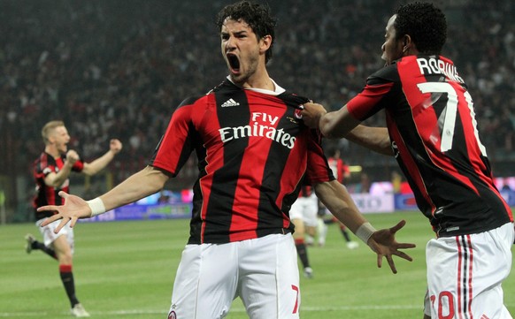 epa02666631 AC Milan forward Alexandre Pato (L) celebrates after scoring during the Italian Serie A soccer match between AC Milan and Inter Milan at San Siro-Giuseppe Meazza stadium in Milan, Italy, 0 ...