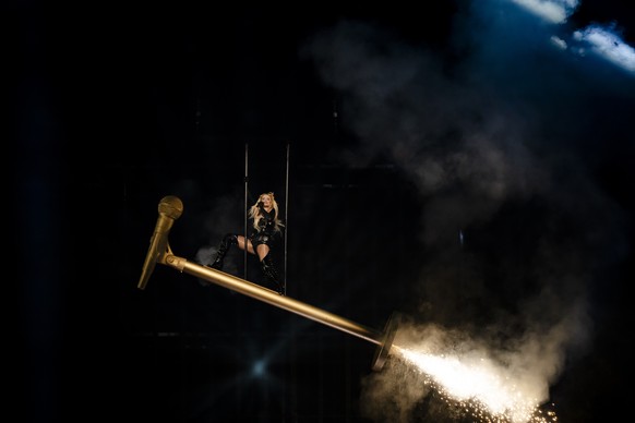 Finland&#039;s Erika Vikman performs the song &quot;Ich komme&quot; during the show of the second semi-final at the 69th Eurovision Song Contest in Basel, Switzerland, on Thursday, May 15, 2025. (KEYS ...