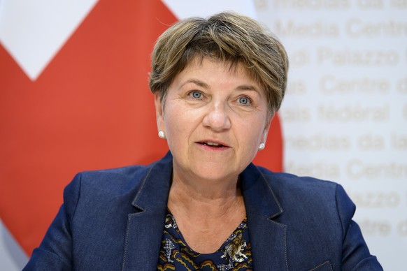 Bundesraetin Viola Amherd spricht an einer Medienkonferenz ueber die Strategie fuer die Unterstuetzung von Sportgrossanlaessen, am Freitag, 1. Oktober 2021, im Medienzentrum Bundeshaus in Bern. (KEYST ...
