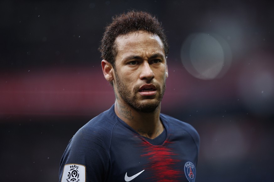 epa07547249 Paris Saint Germain&#039;s Neymar looks on during the French Ligue 1 soccer match between PSG and Nice at the Parc des Princes stadium in Paris, France, 04 May 2019. EPA/YOAN VALAT