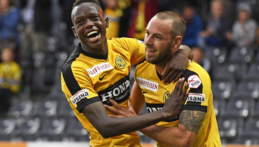 20.08.2016; Bern; Fussball Super League - BSC Young Boys - FC Lausanne-Sport;
Jan Lecjaks (YB) jubelt nach seinem Tor zum 5:1mit Denis Zakaria (YB)
 (Urs Lindt/freshfocus)