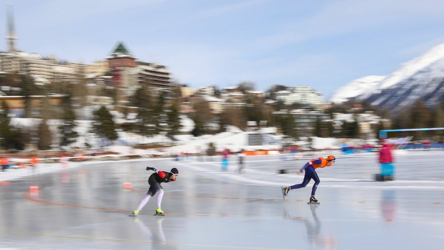 200113 -- ST. MORITZ, Jan. 13, 2020 -- Myrthe de Boer R of the Netherlands and Yang Binyu of China compete during the women s 1500m of Speed skating, Eisschnelllauf event at the Lausanne 2020 Winter Y ...