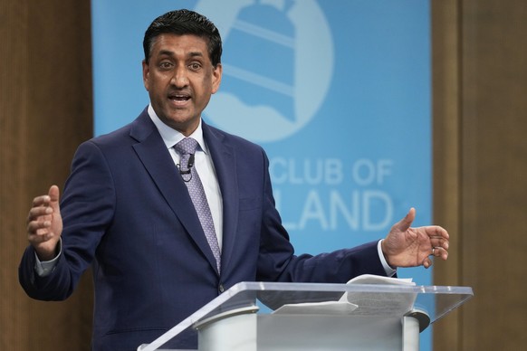 U.S. Rep. Ro Khanna (D-CA) speaks to the City Club of Cleveland, in Cleveland, Monday, April 14, 2025. (AP Photo/Sue Ogrocki)
Ro Khanna
