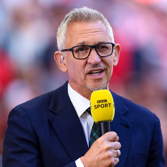 IMAGO / Shutterstock

Mandatory Credit: Photo by Ryan Crockett/JMP/Shutterstock (12897063gb) Former player and current pundit and presenter Gary Lineker Manchester City v Liverpool, UK - 16 Apr 2022 E ...