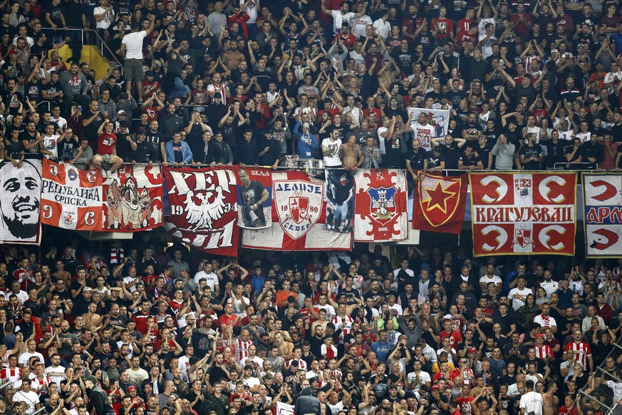 epa07785039 Red Star fans cheer during the UEFA Champions League playoff, first leg soccer match between BSC Young Boys and Red Star Belgrade in Bern, Switzerland, 21 August 2019. EPA/PETER KLAUNZER