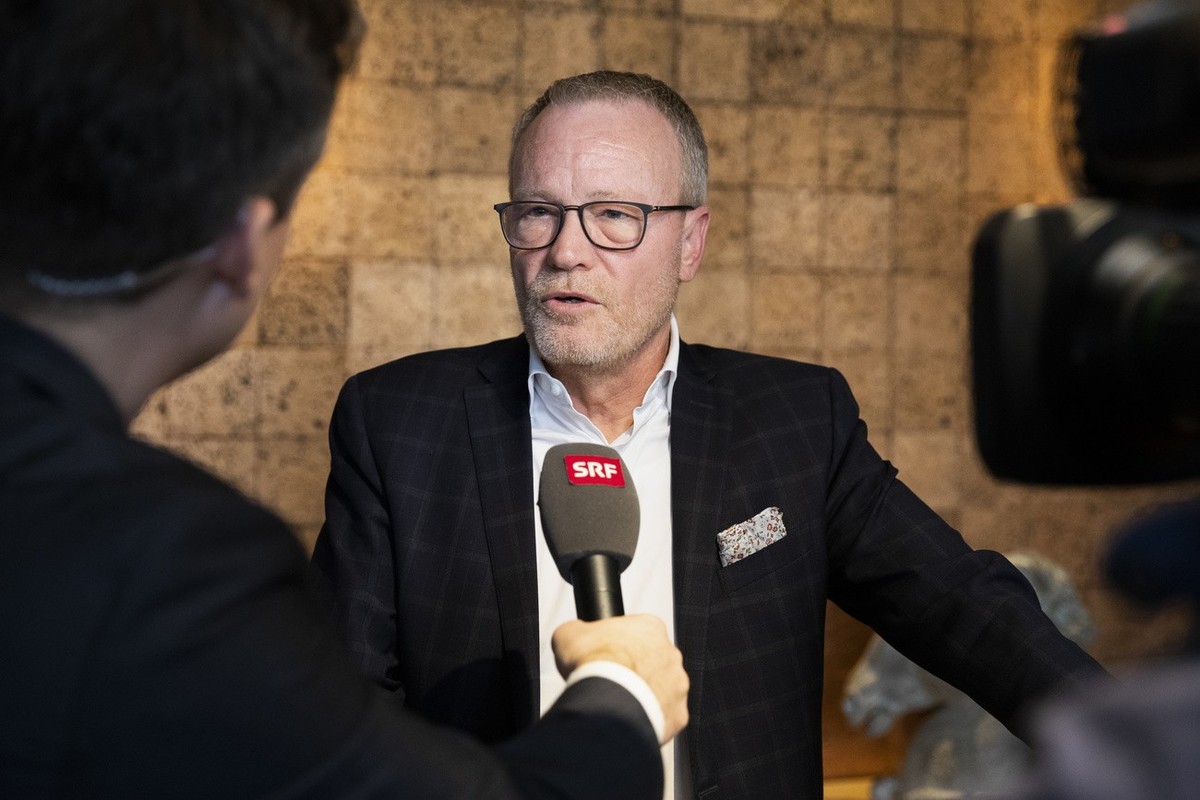 Hans Egloff, Praesident des Hauseigentuemerverbands Schweiz, gibt ein Interview beim Treffpunkt des Komitees "Nein zur Verstaatlichung des Wohnungsmarkts", am Sonntag, 9. Februar 2020, in Be ...