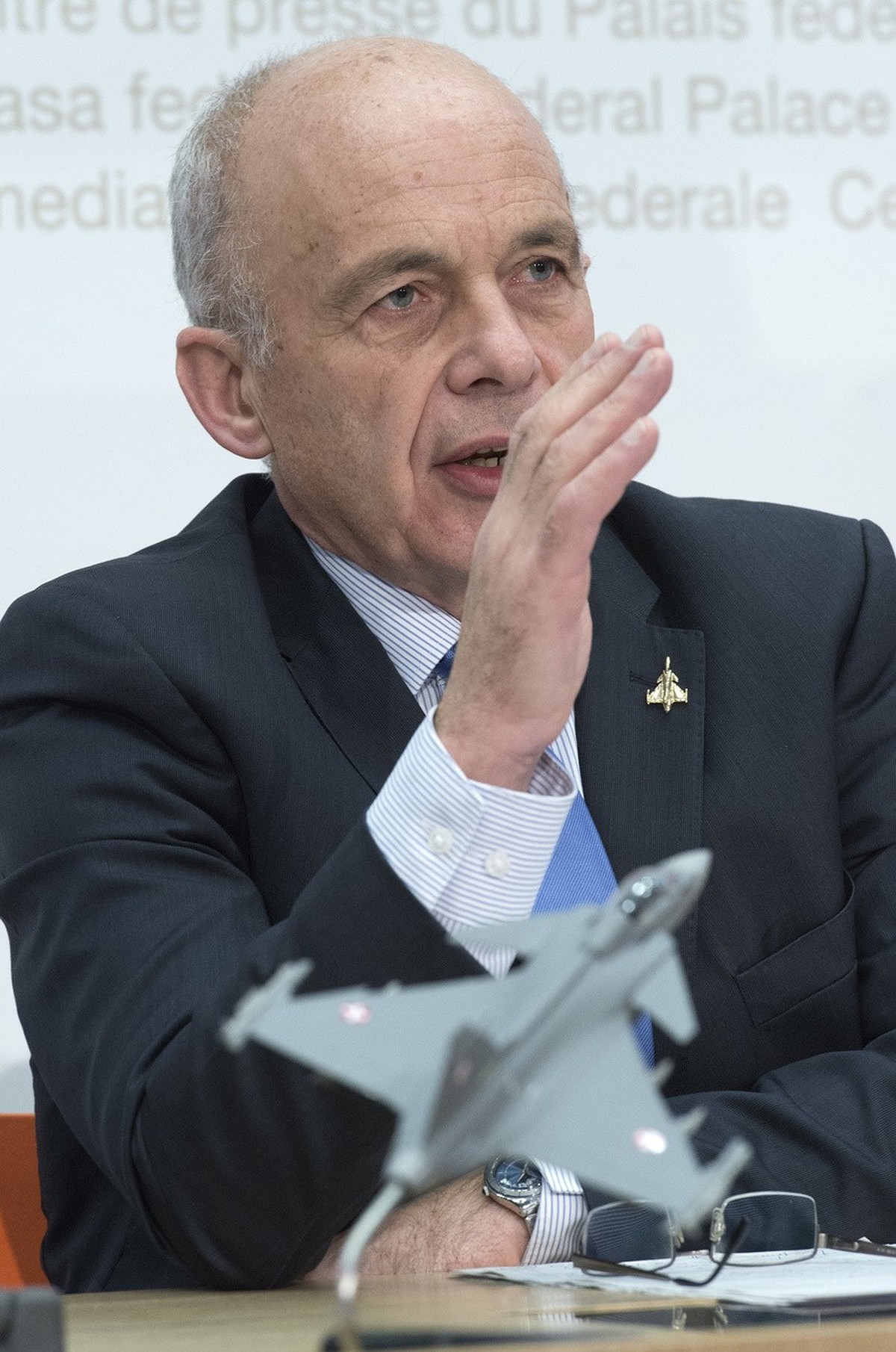 Bundesrat Ueli Maurer wirbt fuer ein Ja zum Gripen bei der naechsten Volksabstimmung am Dienstag, 11. Februar 2014 in Bern. Die Abstimmung ueber das Gripen-Fonds-Gesetz findet am 18. Mai 2014 statt. ( ...