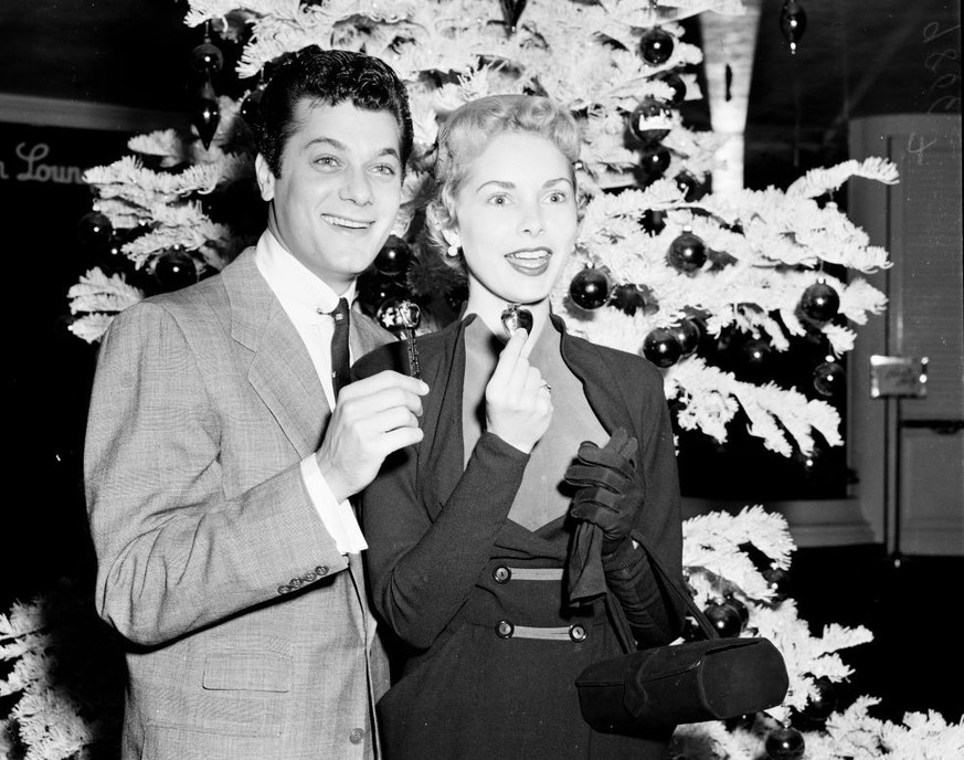 Golden Apples&#039; award by Women&#039;s Press Club of Hollywood, 20 January 1953. Tony Curtis (winner);Janet Leigh (winner);Ivy Wilson (President), made presentations.;Supplementary material reads:  ...