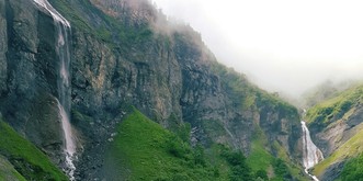 Dieser Ort mit den drei Wasserfällen ist etwas vom Spektakulärsten, das ich in der Schweiz gesehen habe