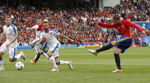 Football Soccer - Spain v Czech Republic - EURO 2016 - Group D - Stadium de Toulouse, Toulouse, France - 13/6/16
Spain&#039;s Alvaro Morata shoots
REUTERS/Albert Gea
Livepic