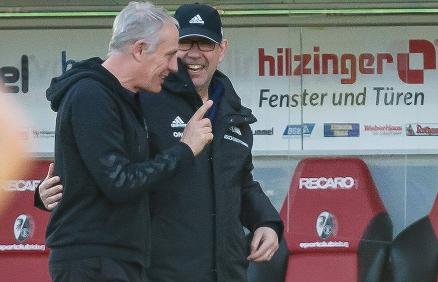 20.02.2021, Freiburg, Deutschland, Schwarzwaldstadion, SC Freiburg vs. 1.FC Union Berlin - 1. Bundesliga, Trainer Christian Streich SC Freiburg und Trainer Urs Fischer 1.FC Union Berlin gestikuliert,  ...