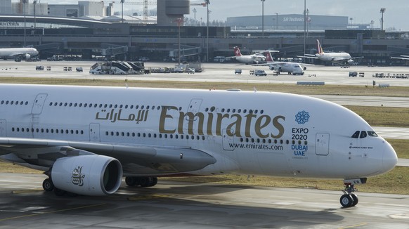 Der neue A380 der Emirates landet am Mittwoch, 8. Januar 2014, auf dem Flughafen Zuerich Kloten. Die Fluggesellschaft Emirates bedient die Strecke Zuerich-Dubai seit Anfang 2014 mit dem Airbus A380. ( ...