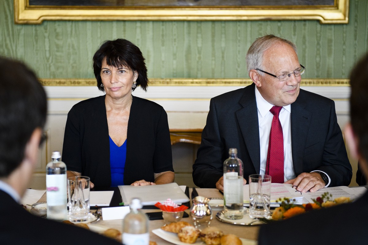Doris Leuthard, Bundesraetin vom Eidgenoessischen Departement fuer Umwelt, Verkehr, Energie und Kommunikation (UVEK) und Bundespraesident Johann Schneider-Ammann vom Eidgenoessischen Departement fuer  ...