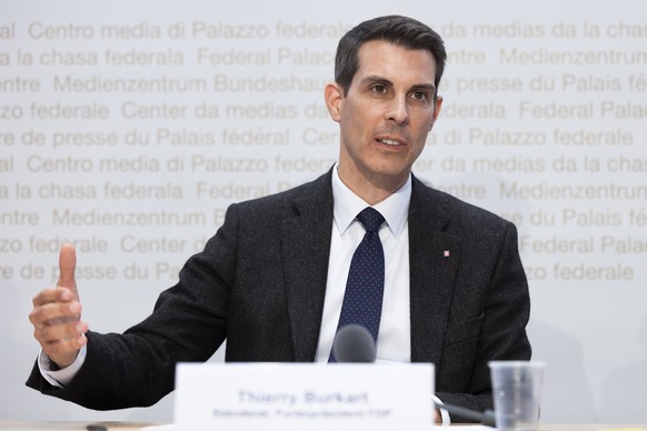 Thierry Burkart, Staenderat FDP-AG, spricht waehrend einer Medienkonferenz der ueberparteilichen Allianz &quot;NEIN zur extremen Juso-Initiative&quot; (Volksinitiative fuer eine soziale Klimapolitik - ...