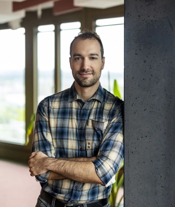 ETH-Forscher Imanol Schlag ist Co-Leiter bei der Entwicklung des Schweizer KI-Sprachmodells Apertus.