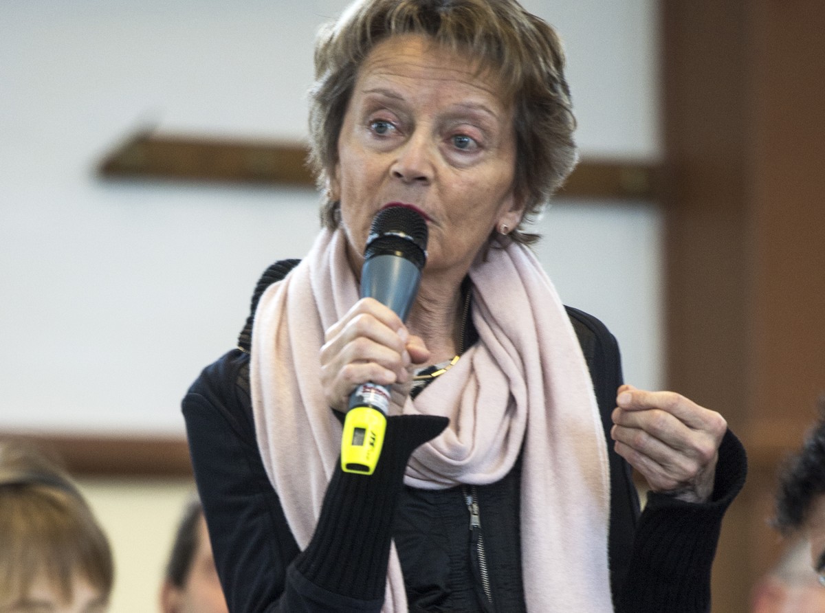 L'ancienne conseillere federale Evelyne Widmer-Schlumpf parle, lors de l'assemblee des delegues 2017 du PBD Suisse, ce samedi 14 janvier 2017, a Ursins. (KEYSTONE/Leo Duperrex)