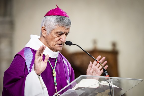 L&#039;eveque de Sion Jean-Marie Lovey, parle dans la Cathedrale de Sion lors de la seance constitutive du nouveau Gouvernement valaisan et du nouveau Parlement du canton du Valais le lundi 14 avril 2 ...