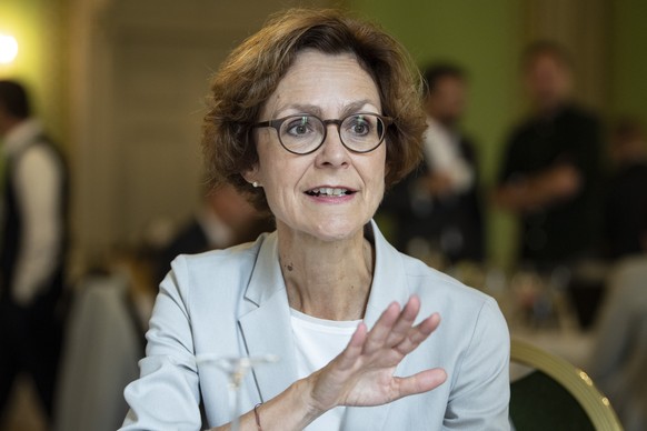 Monika Ruehl, Direktorin von Economiesuisse vom Nein-Komitee spricht an der Abstimmung zur Volksinitiative ÇLoehne entlasten, Kapital gerecht besteuernÈ, am Sonntag, 26. September 2021 in Bern. Das ei ...