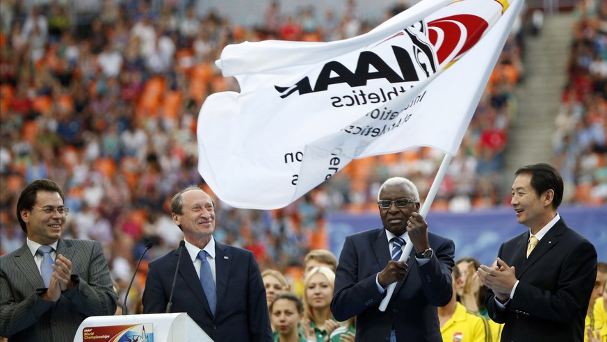 Ex-Präsident Lamine Diack (Zweiter von rechts) ist so etwas wie die IAAF-Ausgabe von Sepp Blatter.