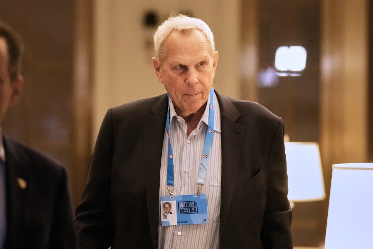 FILE - New York Giants co-owner Steve Tisch arrives for NFL owners meetings, in New York, Wednesday, Oct. 22, 2025. (AP Photo/Richard Drew, File)
Giants Tisch Epstein