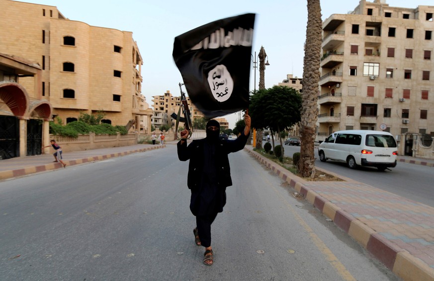 Der «IS» beim Einmarsch in Rakka im Juni 2014.
