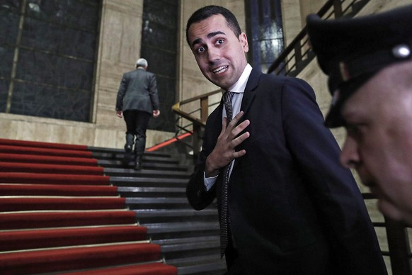 epaselect epa07307398 Luigi Di Maio, Italian Deputy Premier and Minister of Labor and Economic Development, speaks with journalists at the end of the meeting at his ministry with the regional councilo ...