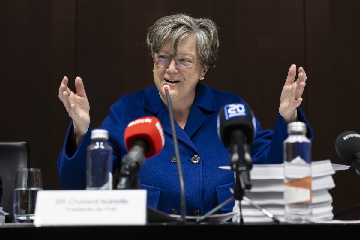 Isabelle Chassot, Mitte-FR, Praesidentin PUK, spricht waehrend einer Medienkonferenz ueber die Ergebnisse der Parlamentarischen Untersuchungskommission PUK zum Fall der Credit Suisse, am Freitag, 20.  ...