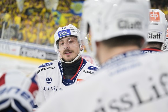 Justin Sigrist (ZSC) bejubel sein 0-1 beim fuenften Eishockey Playoff Halbfinalspiel der National League zwischen HC Davos (HCD) und ZSC Lions (ZSC), am Sonntag, 12. April 2026, in der zondacrypto-Are ...