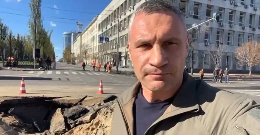 **VIDEO AVAILABLE: CONTACT INFOCOVERMG.COM TO RECEIVE** These images show the damage to Kyiv city centre on after morning missile attacks in Kyiv on Monday 10October2022. Mayor Vitali Klitschko has co ...