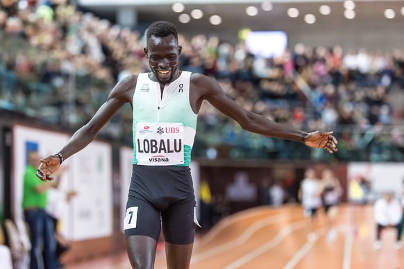 Dominic Lokinyomo Lobalu (LC Bruehl Leichtathletik) gewinnt ueber 3000 m an den Schweizer Leichtathletik-Hallenmeisterschaften in St. Gallen, am Sonntag, 18. Februar 2024. (KEYSTONE/ATHLETIX.CH/Ulf Sc ...