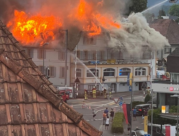 Das Bären in Flammen.