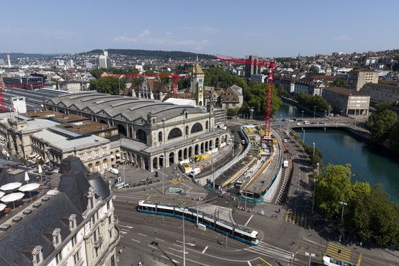 Ansicht auf die Baustelle der Tramhaltestelle Bahnhofquai Hauptbahnhof am Montag, 3. August 2026 in Zuerich. (KEYSTONE/Claudio Thoma)