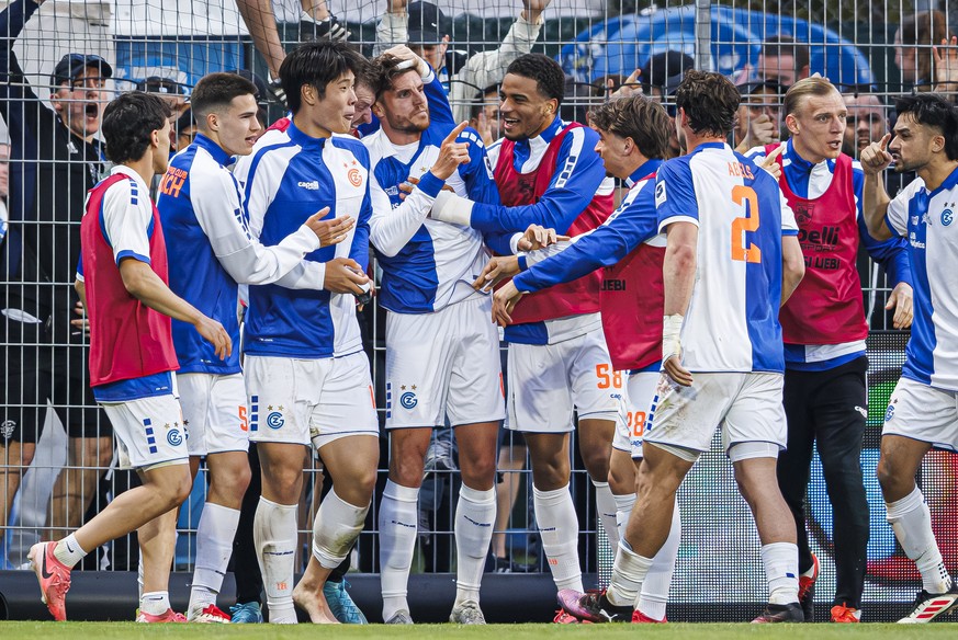 Pascal Schuerpf (GC), 5e gauche, celebre son but avec ses coequipiers lors de la rencontre de football de Swiss Super League entre le Yverdon Sport FC, YS, et le Grasshopper Club Zuerich, GC, ce samed ...