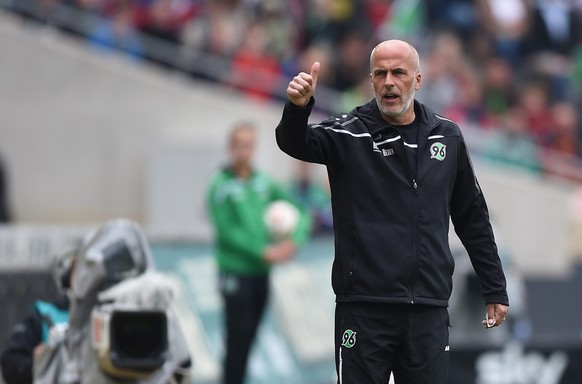 23.05.2015; Hannover; Fussball Bundesliga - Hannover 96 - SC Freiburg; Trainer Michael Frontzeck (Hannover) (Tay Duc Lam/Witters/freshfocus)