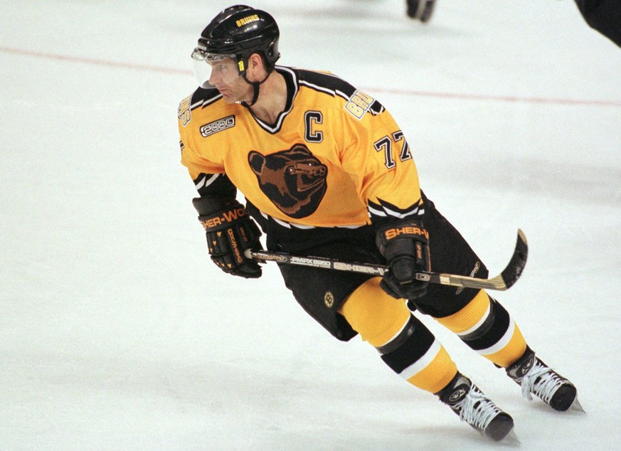 Boston Bruins&#039; Ray Bourque (77) turns to follow the action during the first period against the Philadelphia Flyers, Saturday, March 4, 2000, in Boston. Bourque has asked to be traded from the Bru ...