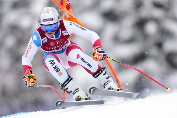 Corinne Suter, of Switzerland, skis down the course during the first women&#039;s World Cup downhill training run in Lake Louise, Alberta, on Tuesday, Nov. 30, 2021. (Frank Gunn/The Canadian Press via ...