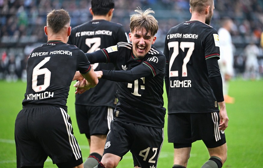 Fussball, Bundesliga, Deutschland, Herren, Saison 2025/2026, 1. Spieltag, Borussia Park M�nchengladbach, Bor. M�nchengladbach - FC Bayern M�nchen Jubel Lennart Karl FCB nach seinem Tor zum 0:3. Jubel, ...