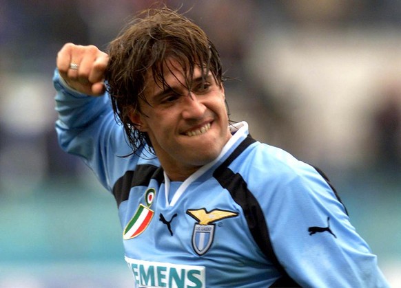 I12 - 20010204 - ROME, ITALY : Lazio Rome&#039;s Argentinian forward Hernan Crespo jubilates after scoring against Lecce in the Italian Serie A match in Rome on Sunday, 04 February 2001. EPA PHOTO ANS ...