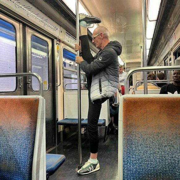Gens dans le metro: Lustige und absurde Bilder aus dem Strassenbahn-Leben in Paris