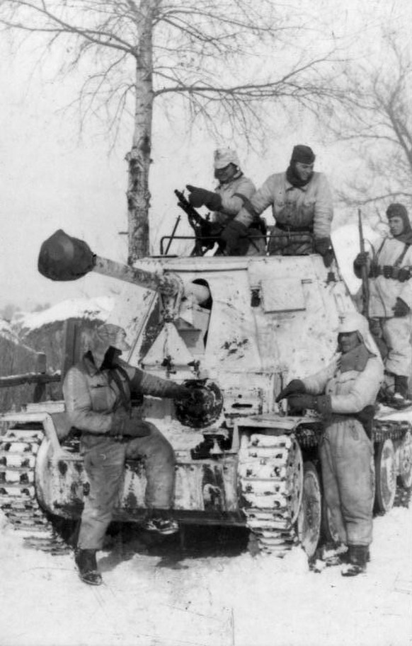 Deutsche Panzerjäger bei Charkiw im Februar 1943.