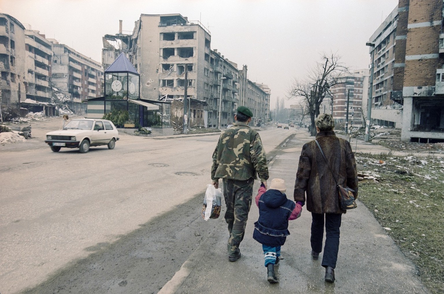 Alltag in Sarajevo, Republik Bosnien und Herzegowina, aufgenommen im Januar 1997. (KEYSTONE/Martin Ruetschi)